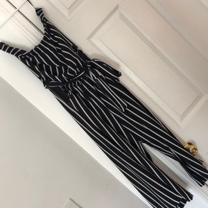 Strapless jumpsuit with pockets
